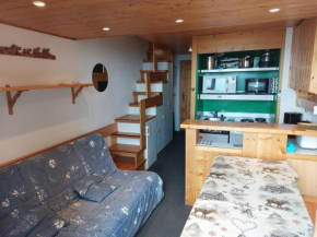 Duplex 2 pièces à Arc 1800 avec WiFi, cuisine équipée et casier à ski - FR-1-411-191